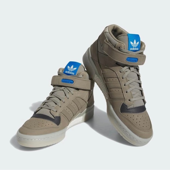 Athletic_Shoes